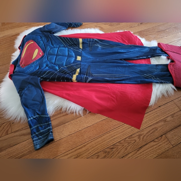 DC Superman Costume 🦸‍♂️ - Picture 9 of 11